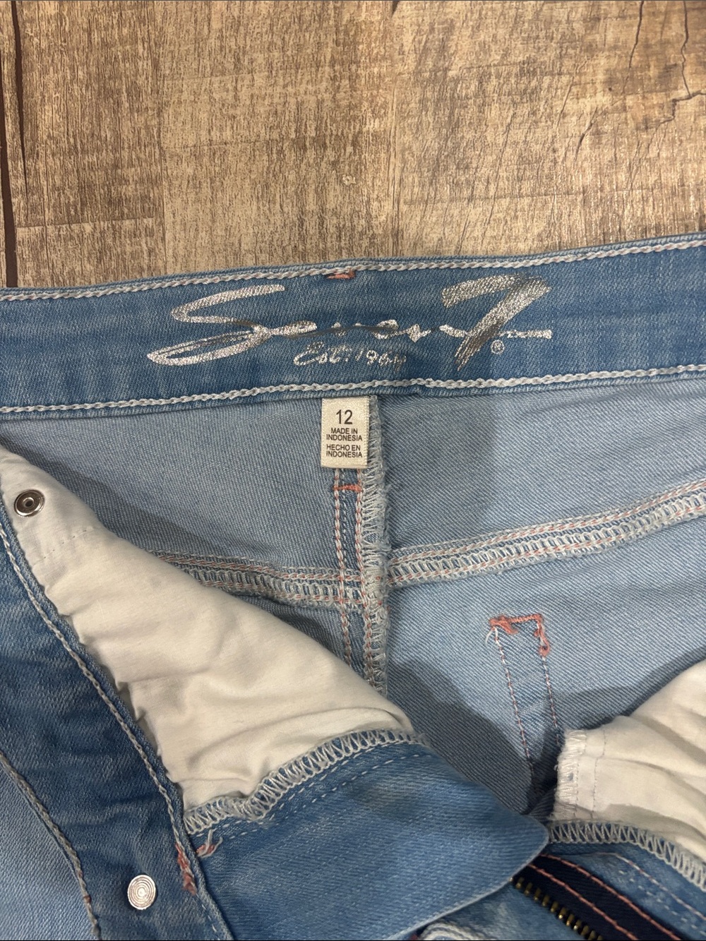 Seven7 Light Blue Denim Shorts with Rainbow Side Trim Frayed $20.00 - Picture 7 of 8